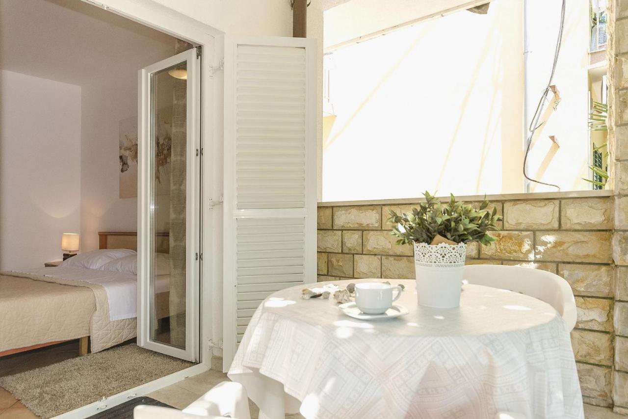 Apartments Karolina Vodice Zewnętrze zdjęcie