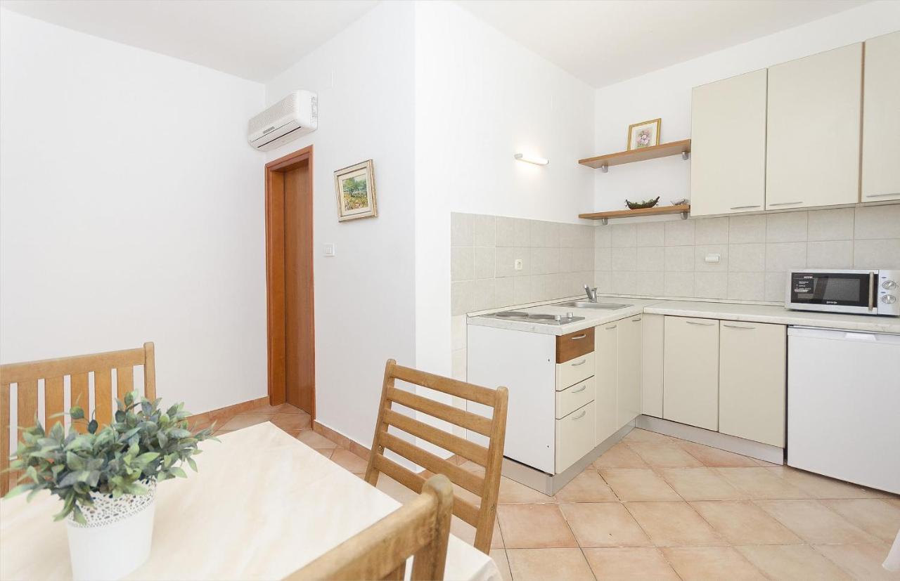 Apartments Karolina Vodice Zewnętrze zdjęcie