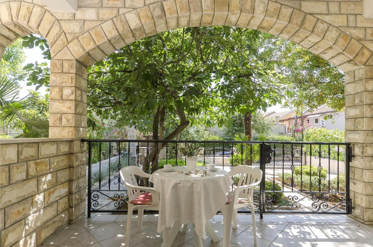 Apartments Karolina Vodice Zewnętrze zdjęcie